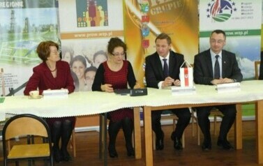 Siła w Grupie - podpisanie um&oacute;w 16.04.2012 r. 5