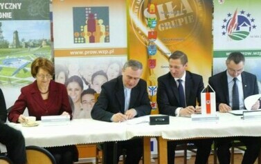 Siła w Grupie - podpisanie um&oacute;w 16.04.2012 r. 10
