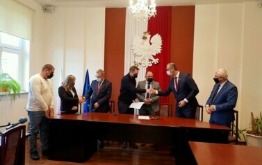 Zagospodarowanie terenu wok&oacute;ł stawu na miejsce integracji w Drozdowie - 24.11.2021 r. 2