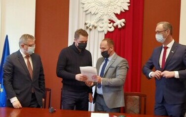 Zagospodarowanie terenu wok&oacute;ł stawu na miejsce integracji w Drozdowie - 24.11.2021 r. 3